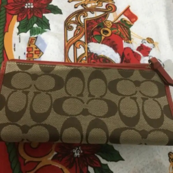 Studio Large Wallet In Signature Canvas (COACH) - Picture 4 of 5